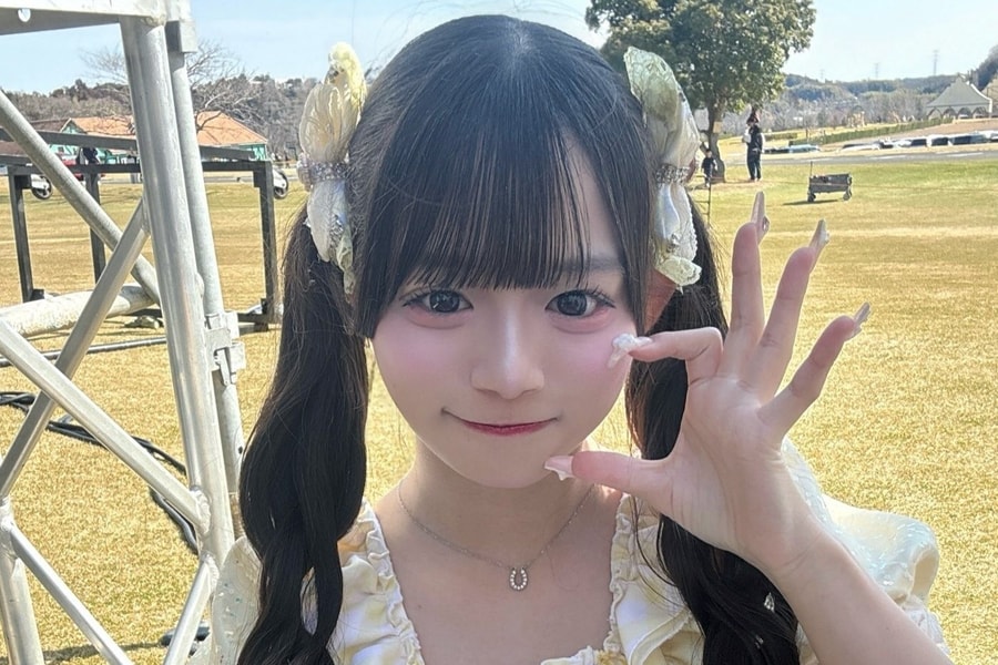 Nữ ca sĩ Nhật Bản lộ ảnh riêng tư