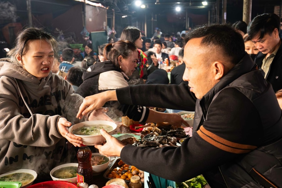 Chợ nào là nơi gặp lại người yêu cũ?