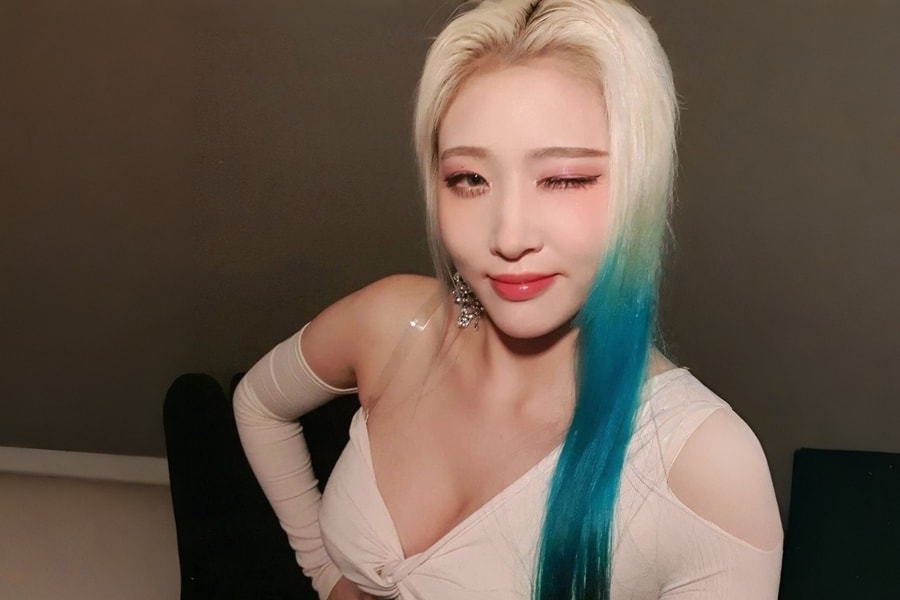 Nữ ca sĩ bị hành hung