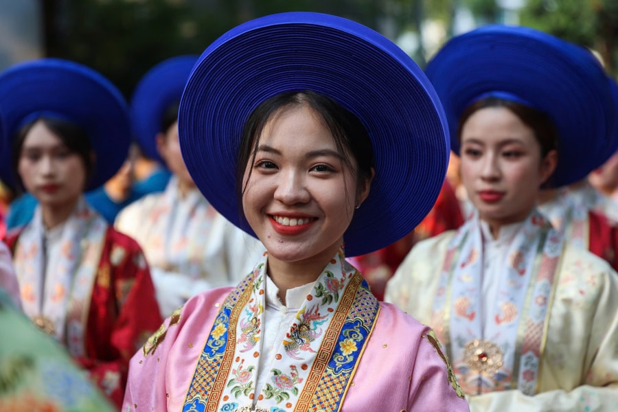 1.000 bạn trẻ mặc cổ phục diễu hành tại TP HCM