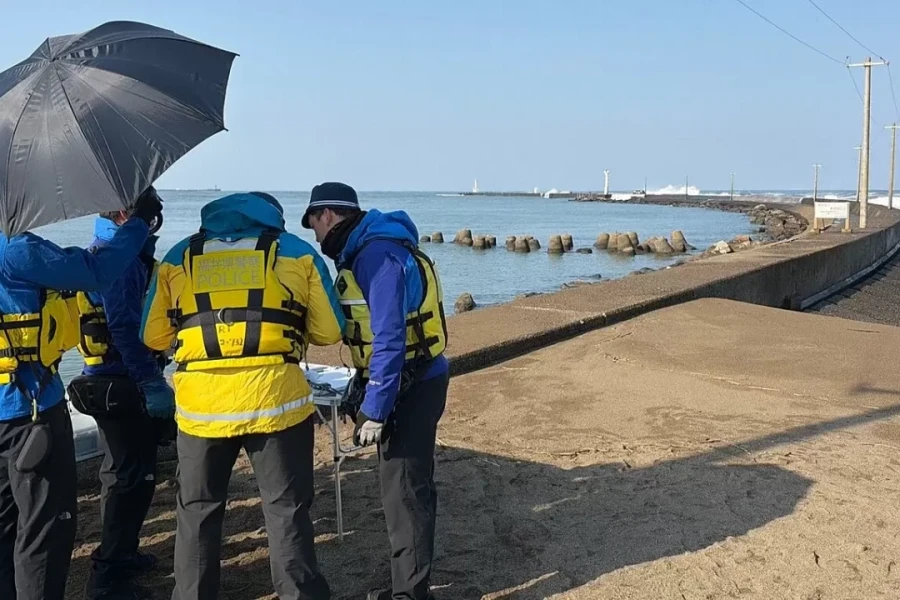 Ba người Việt bị sóng cuốn mất tích khi câu cá ở Nhật