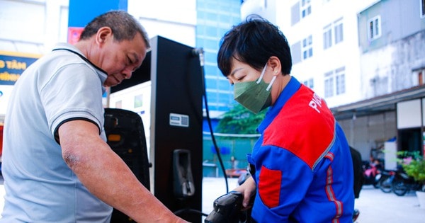 Bộ Chính trị yêu cầu bảo đảm nguồn cung, giá nhiên liệu ổn định trong tình hình mới