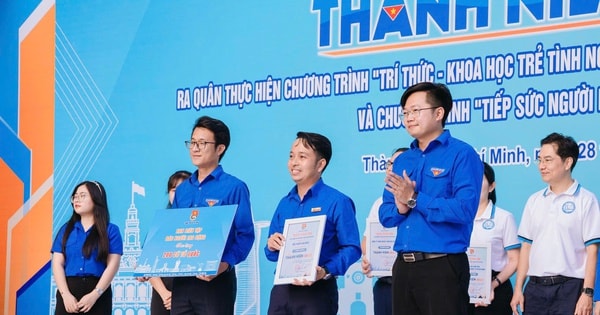 TPHCM khởi động Tháng Thanh niên, Báo Người Lao Động đồng hành trao cờ Tổ quốc