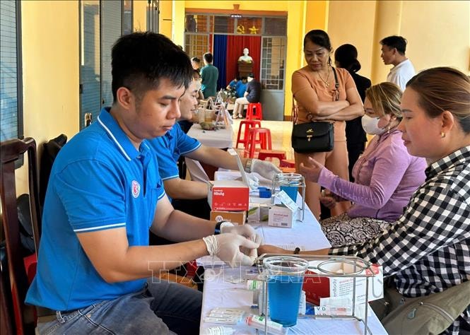 Hàng trăm 'trái tim hồng' tại Đồng Nai chung tay hiến máu cứu người