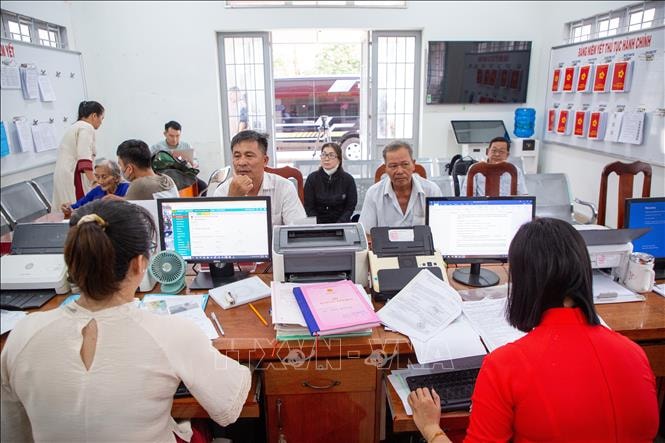 Đổi mới tư duy từ 'hành chính thụ động' đến phục vụ nhân dân