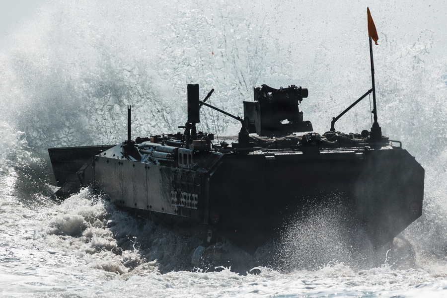 Mỹ có thể đổ quân chiếm đảo Kharg của Iran thế nào