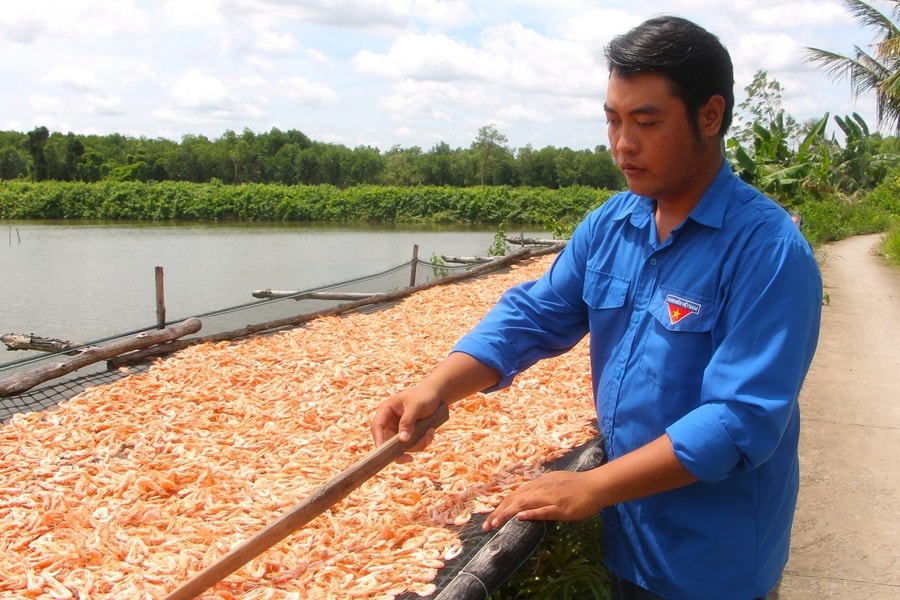 Từ 80 kg tôm khô ế đến doanh thu 10 tỷ đồng