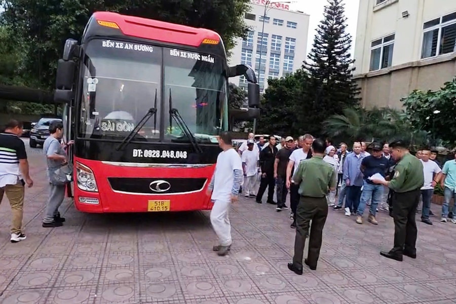 Công an TP HCM tiếp nhận 34 người bị Mỹ trục xuất