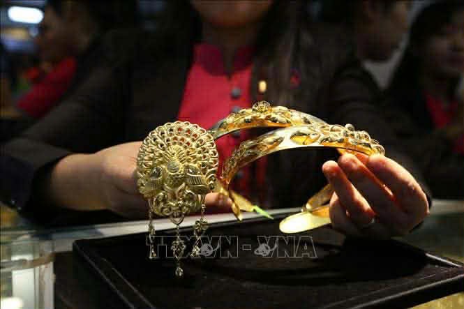 Thị trường vàng ngày 24/3: Nhu cầu vàng ‘nóng’ khi giá tăng trở lại, độ vênh vẫn 'kỷ lục'