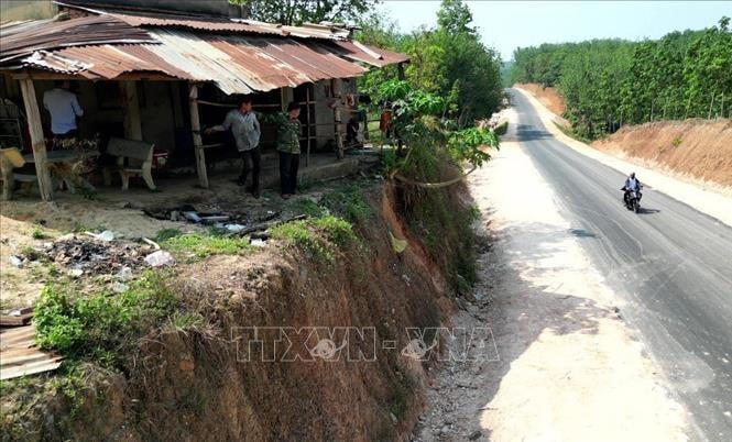 Chủ tịch tỉnh Đồng Nai chỉ đạo xác minh vụ 'Nhà dân chênh cao 12 mét sau khi hạ cốt nền đường'