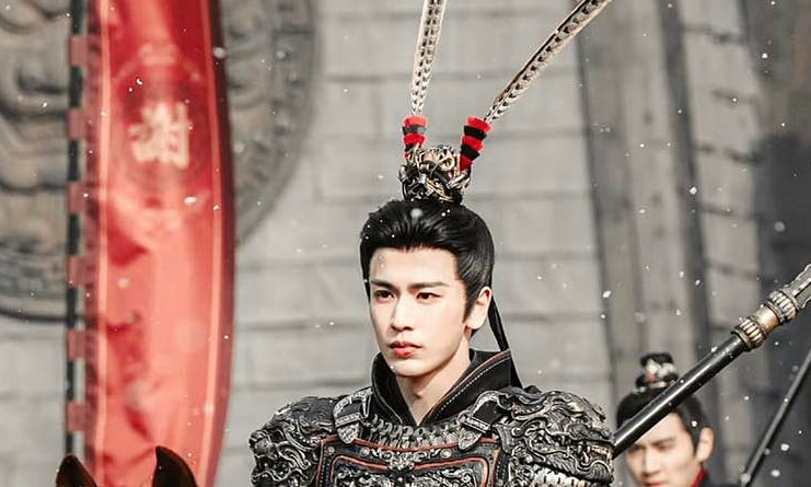 Tạo hình võ tướng phim cổ trang bị nhận xét 'lạm dụng kem nền'