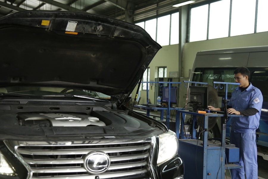 Cục Đăng kiểm lý giải nguyên nhân kiểm định khí thải xe diesel phải đạp hết ga