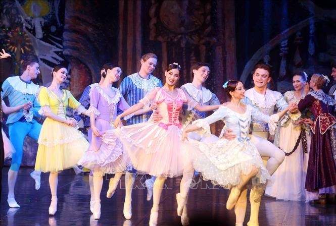 Đêm diễn giàu cảm xúc của ballet kinh điển Nga trên sân khấu Thủ đô