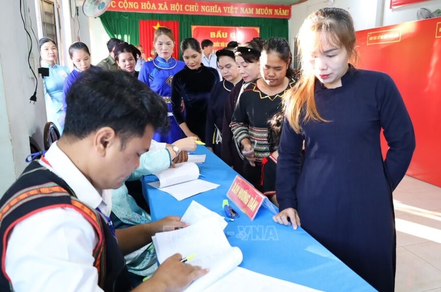 Phê duyệt Đề án Phát triển đội ngũ cán bộ, công chức, viên chức, người dân tộc thiểu số trong cơ quan nhà nước