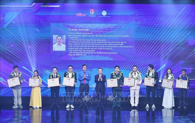 Vinh danh 10 Gương mặt trẻ Việt Nam tiêu biểu năm 2025