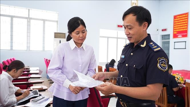 Đối thoại hải quan - doanh nghiệp: Tháo gỡ khó khăn cho hoạt động xuất nhập khẩu