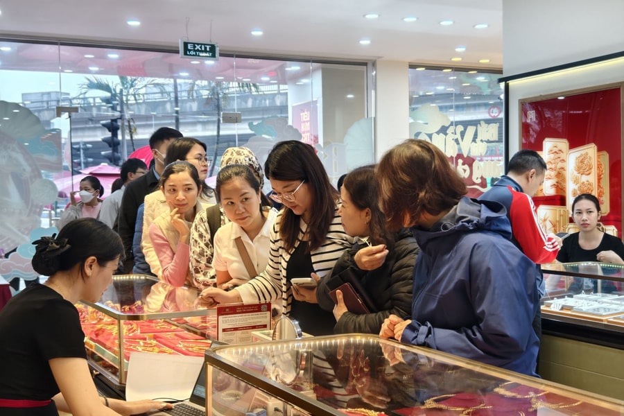 Giá vàng trong nước và thế giới đồng loạt quay đầu giảm trong chiều 26/3