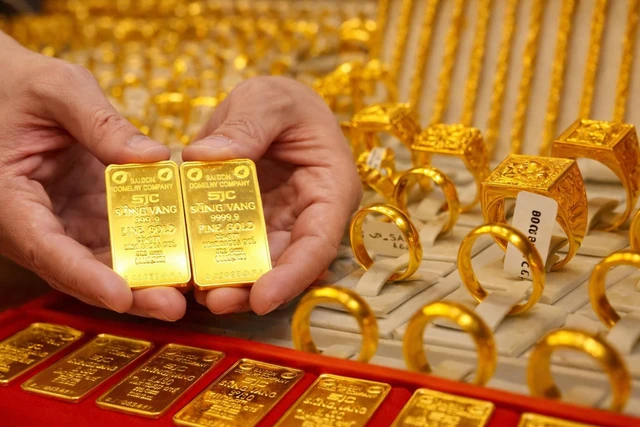 Vàng miếng SJC tiếp tục giảm 1,6 triệu đồng/lượng theo đà thế giới