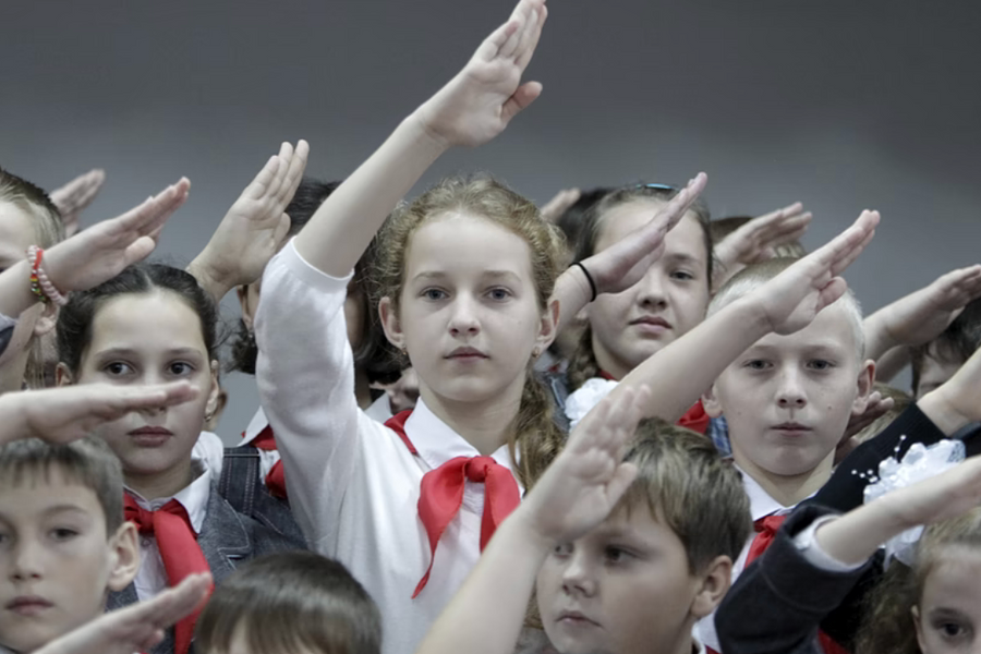 Vì sao người Nga hiếm khi cười với người lạ?