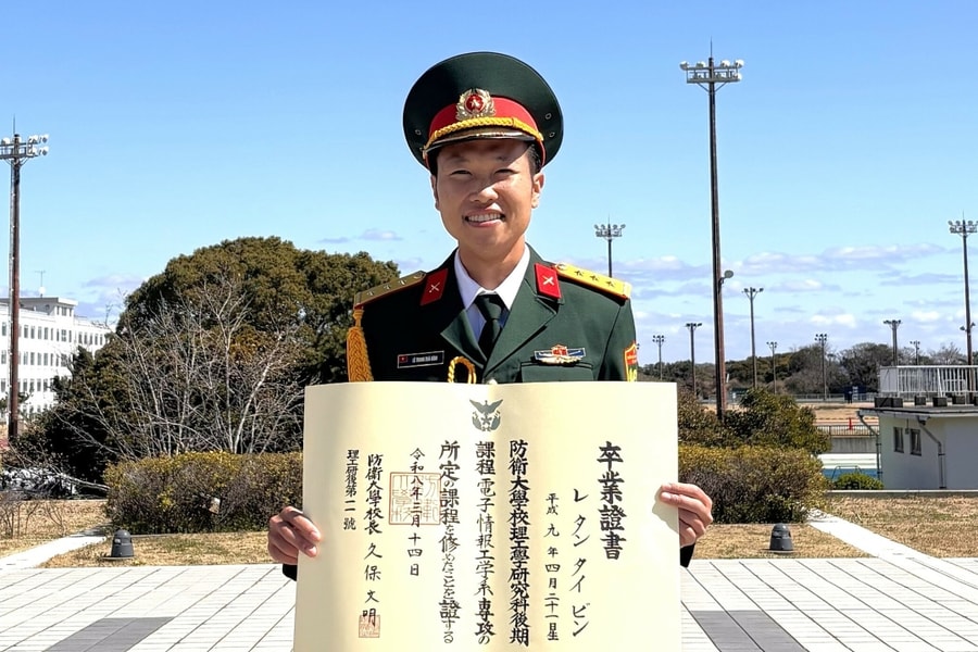 Thượng úy Việt lấy bằng tiến sĩ trường quân sự lớn nhất Nhật Bản