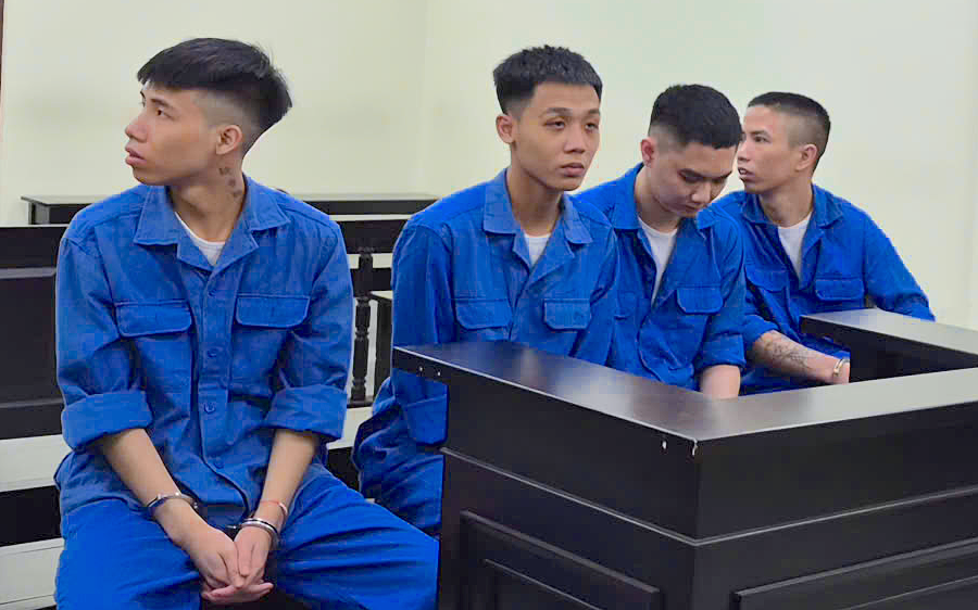 Bốn kẻ giả công an dùng 15 tiếng mỗi ngày để dẫn dụ, lừa tiền hàng loạt người