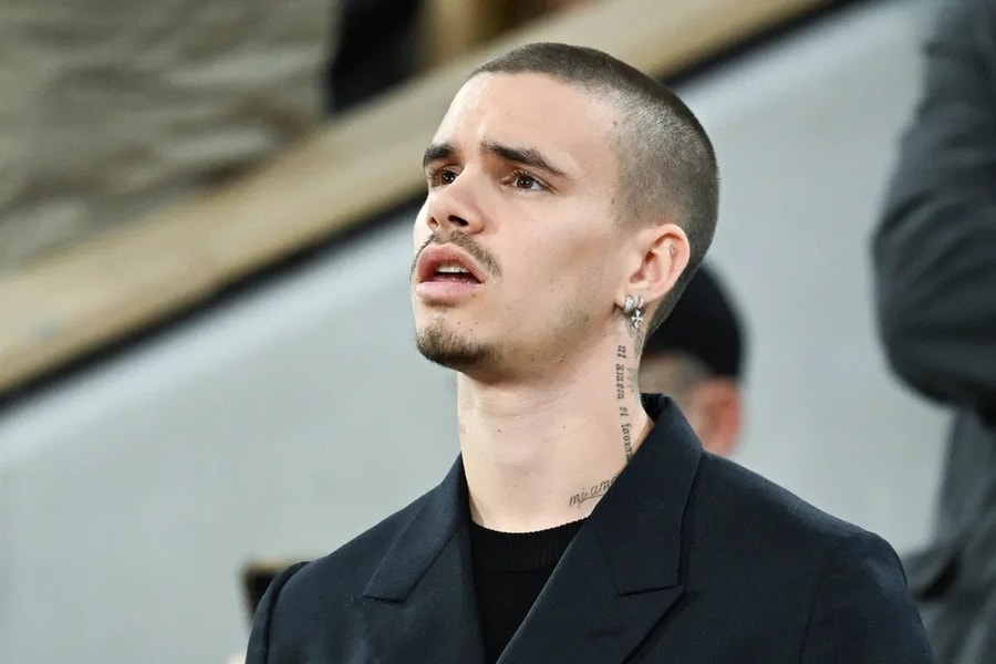 Romeo Beckham khóc vì Brooklyn?