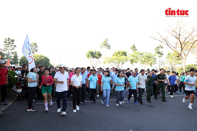TP Hồ Chí Minh: Trên 500 người tham gia Ngày chạy Olympic vì sức khỏe toàn dân
