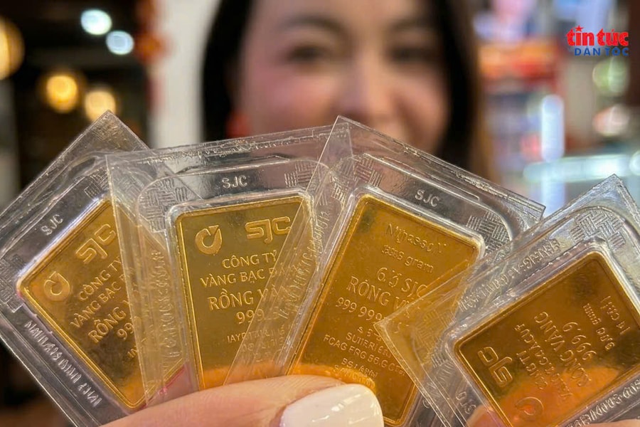 Giải mã nghịch lý giá vàng: Dòng tiền trú ẩn trở lại giữa bão địa chính trị