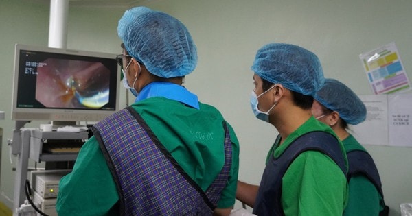 Đau bụng dữ dội nhiều ngày, người đàn ông suýt trả giá đắt, bác sĩ cảnh báo thói quen nhiều người mắc phải