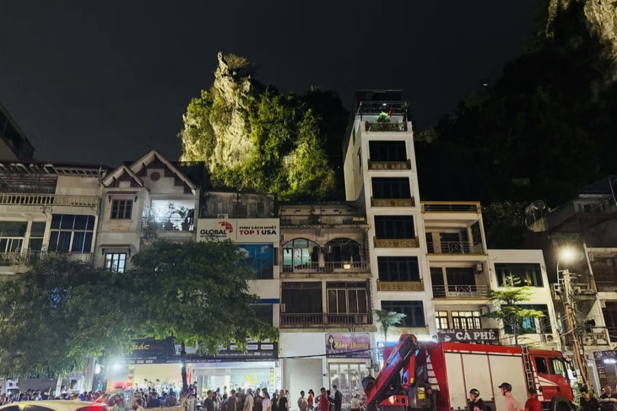 Nam thanh niên tử vong khi leo núi Bài Thơ chụp ảnh