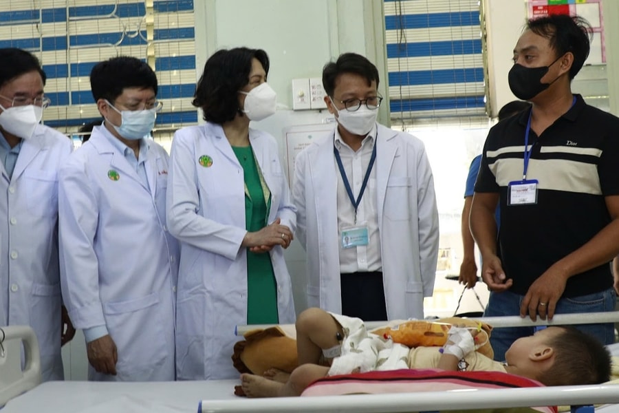 Ca tay chân miệng nặng tăng gấp 5 lần, nguy cơ bùng phát dịch