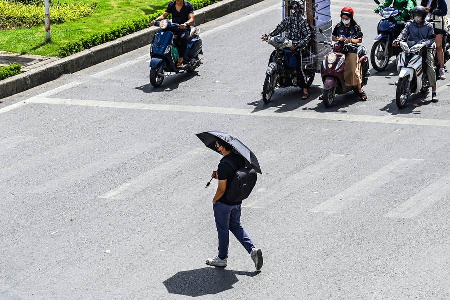 Nắng nóng diện rộng ở hầu khắp cả nước