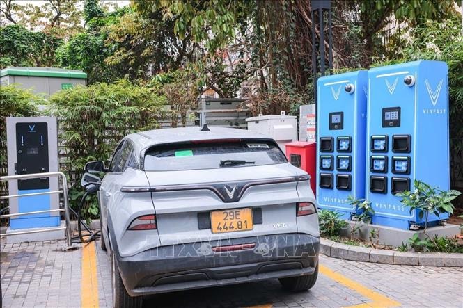 Bộ Xây dựng triển khai tiết kiệm năng lượng và giao thông điện