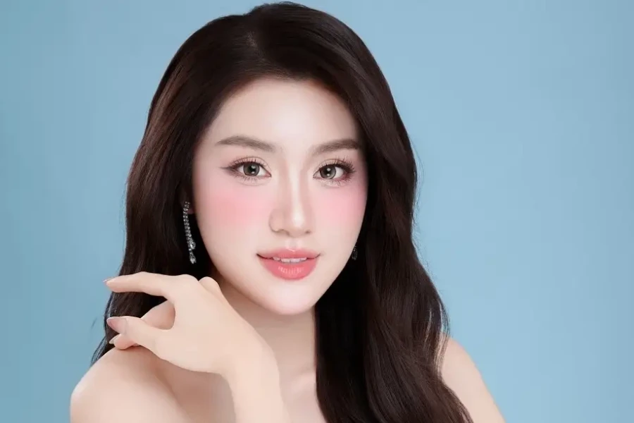 Bốn tháng chinh phục vương miện của Phan Phương Oanh