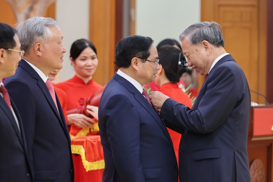 Thủ tướng Phạm Minh Chính nhận Huân chương Quân công hạng nhất