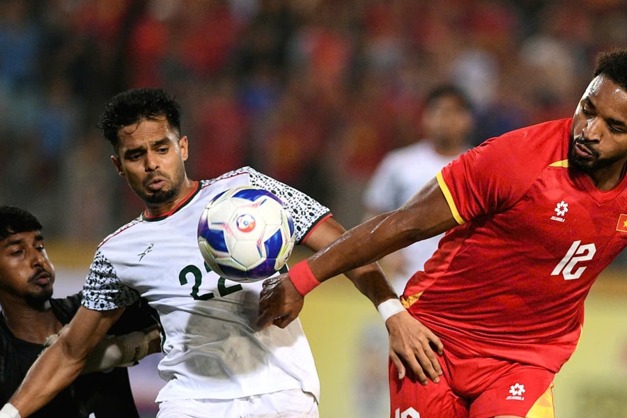 Trực tiếp bóng đá Việt Nam vs Malaysia: Hoàng Hên đá cặp với Xuân Son