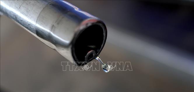 Giá dầu thế giới giảm mạnh trước thông tin Iran sẵn sàng đình chiến