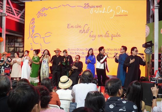 Trịnh Công Sơn, 25 năm ‘Em còn nhớ hay em đã quên’