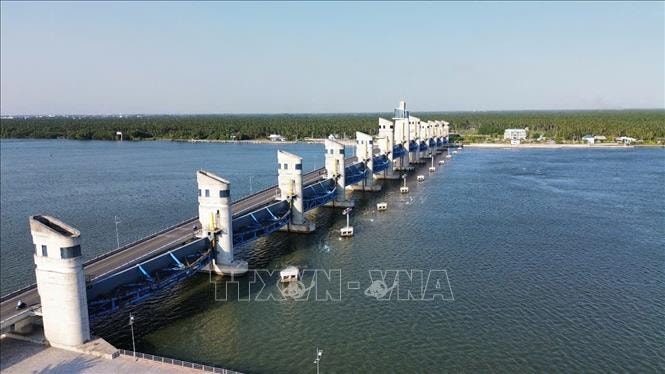 Tích trữ nước ngọt trước tình hình xâm nhập mặn diễn biến phức tạp