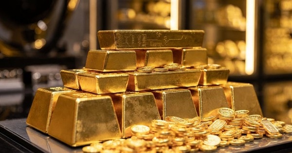 Giá vàng chiều nay (1/4): Giá vàng SJC và nhẫn giảm sâu, người mua lác đác, nhà vàng bán không giới hạn