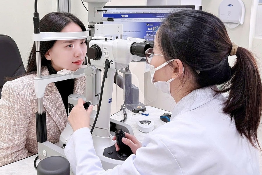 Sai lầm thường gặp khi đeo kính áp tròng ban đêm