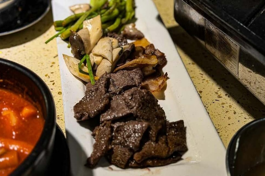 Ăn thế nào để tránh thận quá tải?