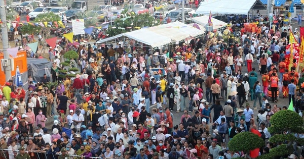 Biển Long Hải ken kín người dự lễ hội Dinh Cô