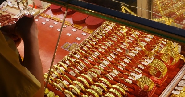 Giá vàng hôm nay, 2-4: Tiếp tục tăng mạnh