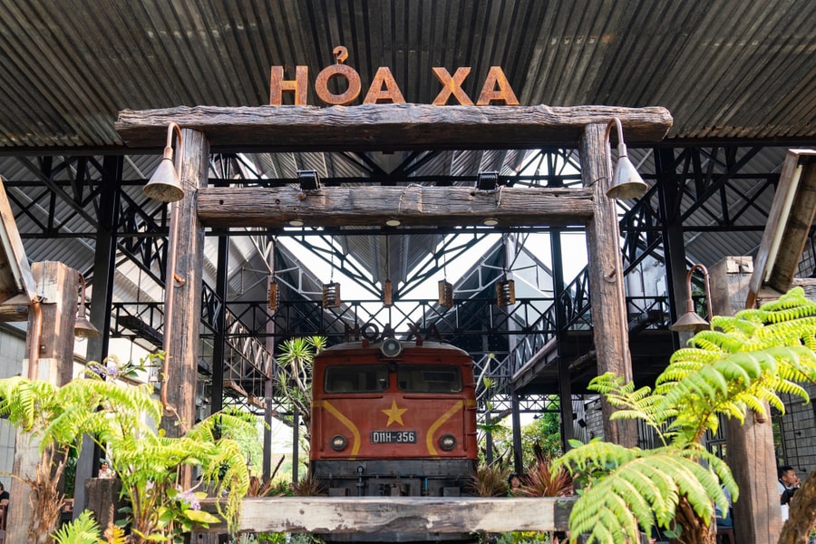 Quán cà phê trong nhà ga 120 năm ở Huế