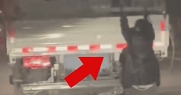 Vợ bám vào sau xe tải để bắt quả tang chồng ngoại tình và cái kết