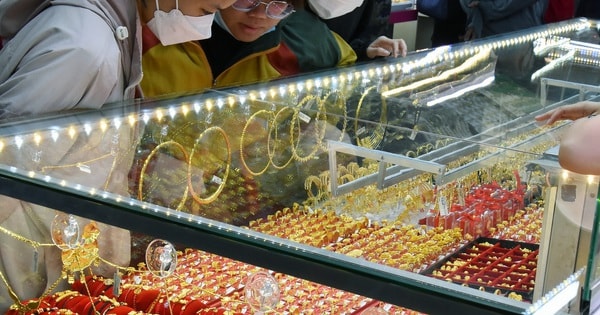 Sáng 3-4, giá vàng nhẫn trơn tại Bảo Tín Minh Châu, Bảo Tín Mạnh Hải thấp hơn vàng miếng SJC