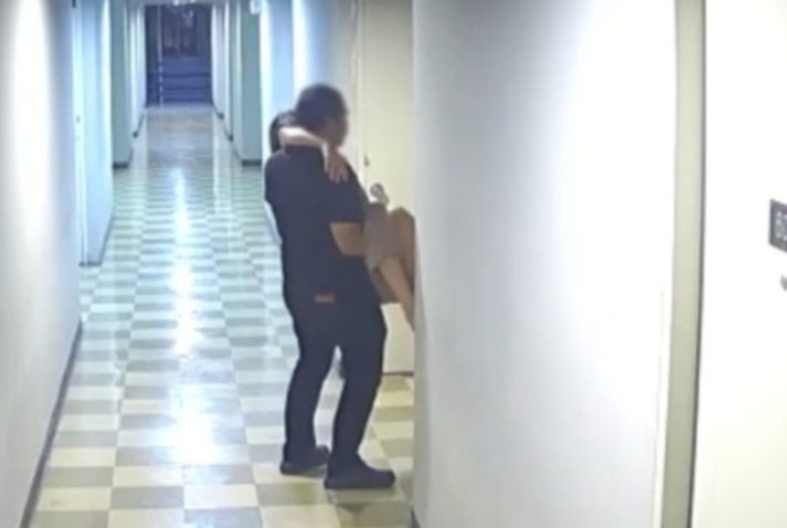 Nhân viên cứu hộ cầu xin tha thứ khi hiếp dâm nữ diễn viên Thái