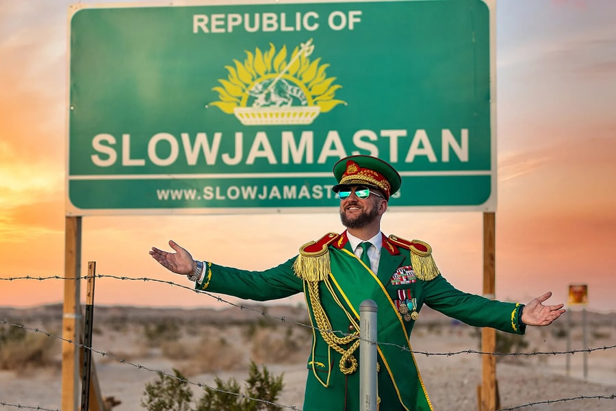 Quốc gia 'tự phong' ở Mỹ cấm đi dép Crocs