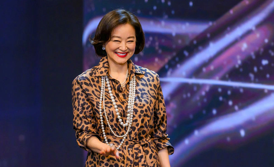 Bí quyết 'trẻ mãi không già' của minh tinh Lâm Thanh Hà